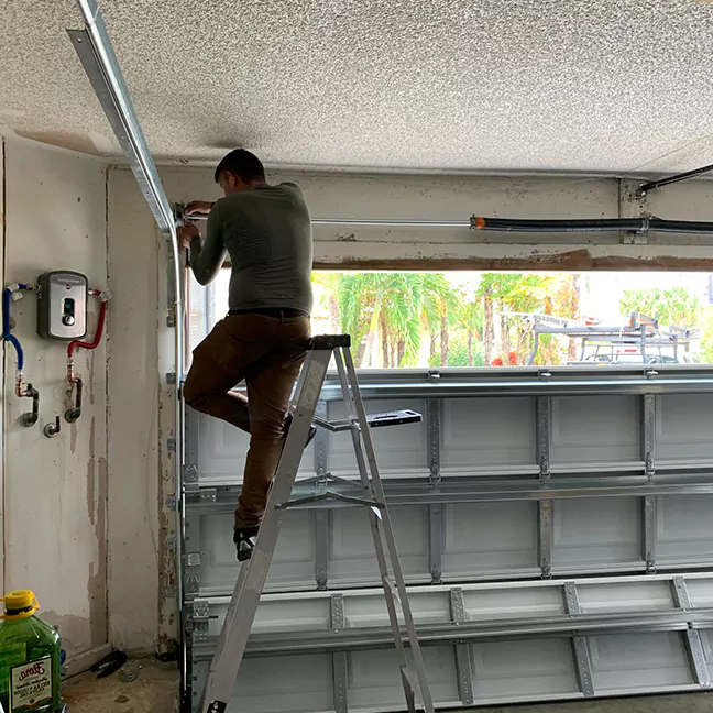 Experienced Garage Door Installation Experts in Fort Lauderdale, FL